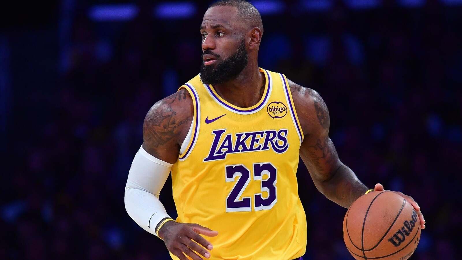 Lakers vs. Warriors odds, prediction, time: 2026 NBA picks for Saturday ...